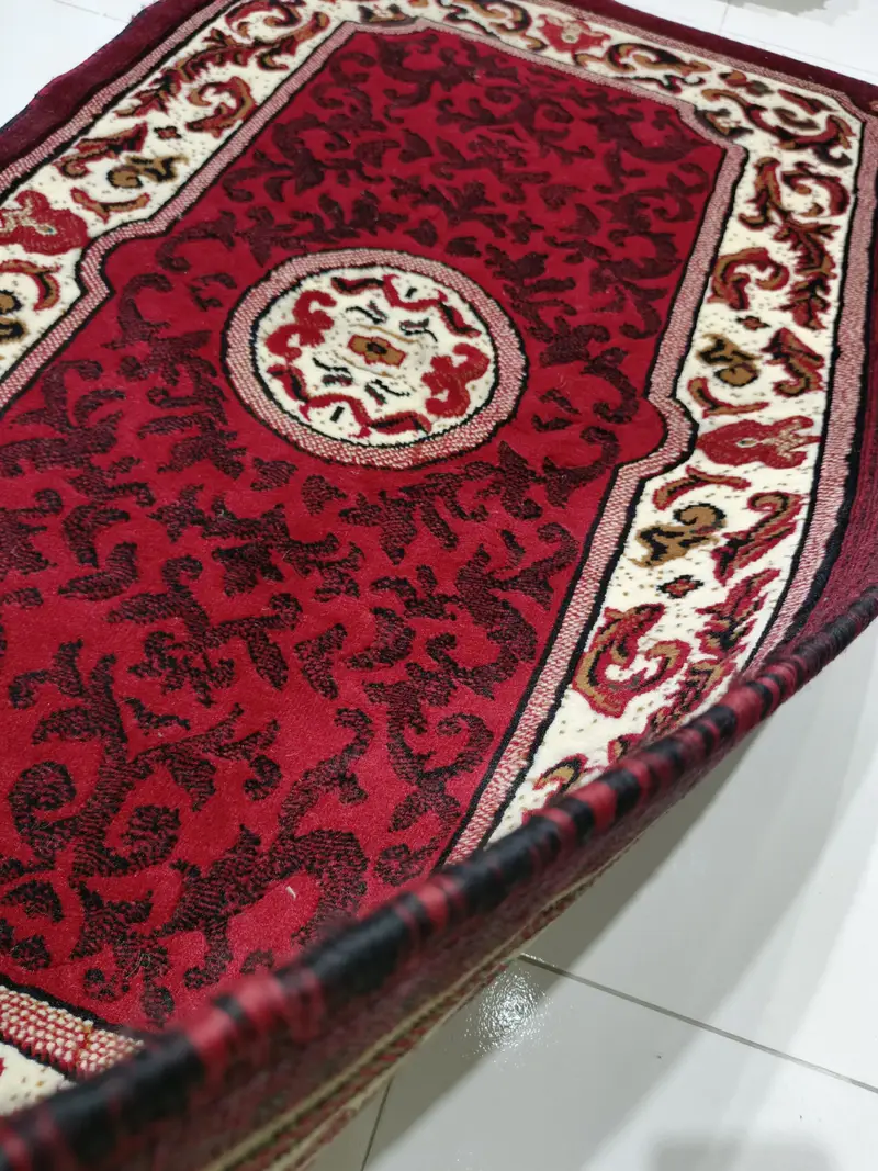 4/6 Feet - Indonesian Rug 4×6 ft – Red Ornate Border & Medallion Design - Image 3