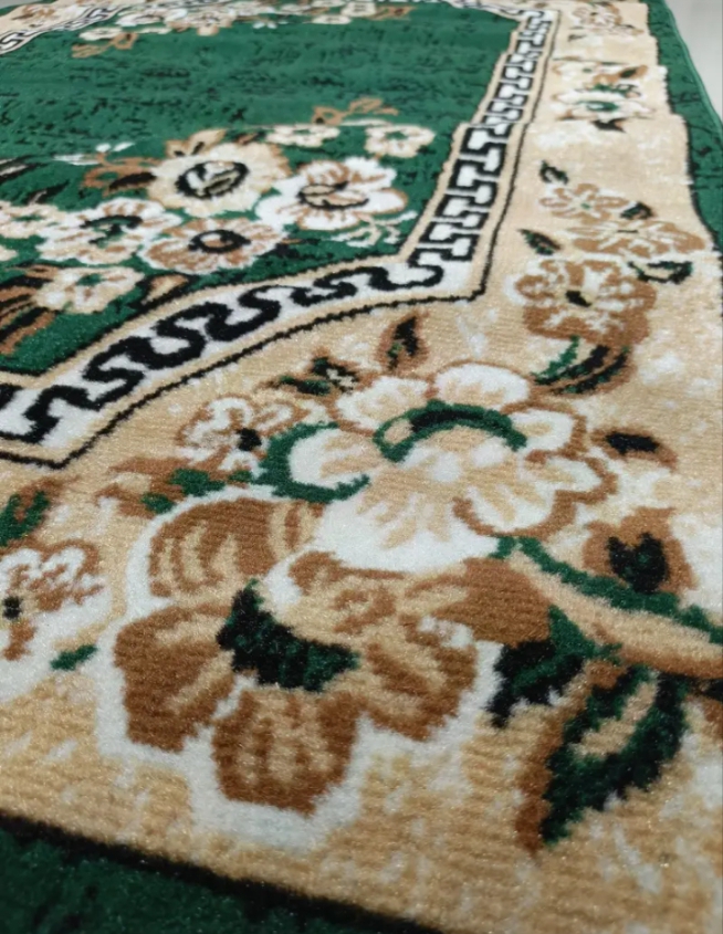 4/6 Feet - Premium Turkish Floral Rug – 120×180 cm – Green & Beige with Classic Border - Image 4